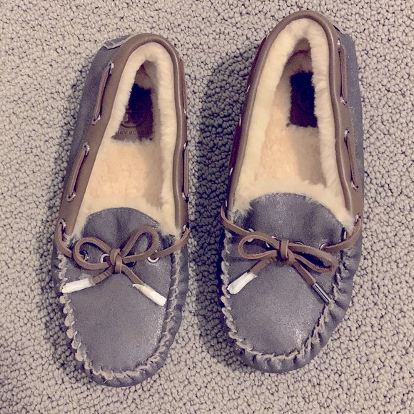Tory Burch Maxwell Shearling-Lined Moccasin, Pewter - Picture 3 of 7